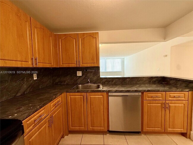 Building Photo - 9143 SW 77th Ave