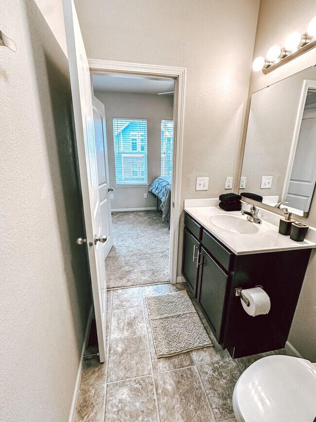 Building Photo - 525 S Patterson Dr