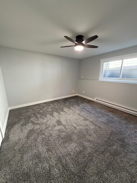 Building Photo - 1413 Charles St