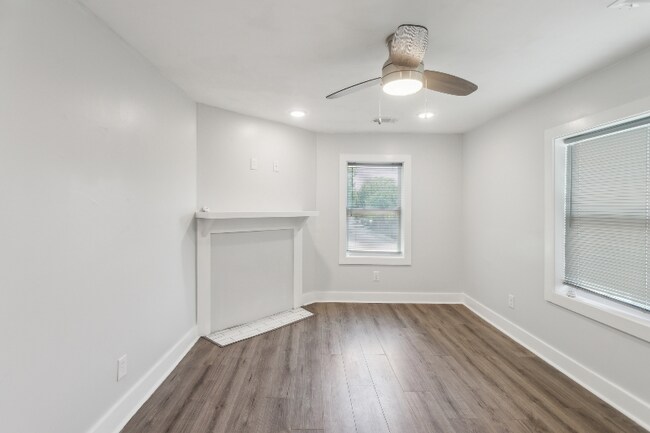 Building Photo - 502 W 48th St