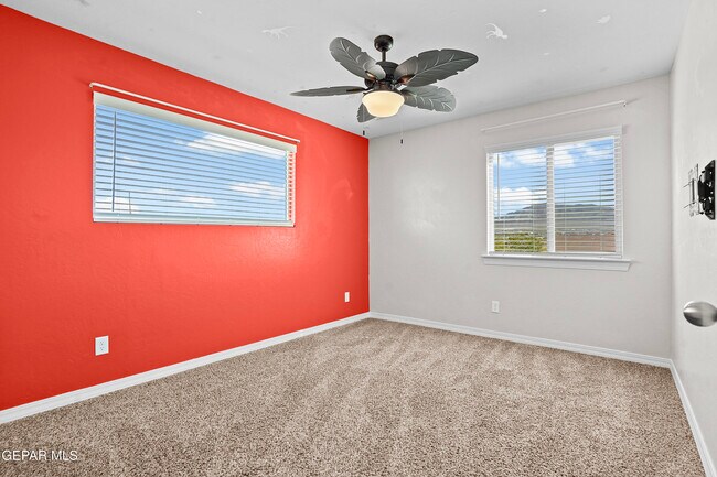 Building Photo - 585 Issa Circle