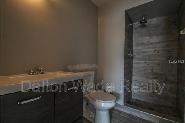 Building Photo - 6330 Bonnie Bay Cir N