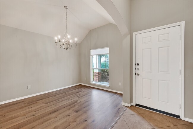 Building Photo - 2114 Thorn Berry Creek Ln