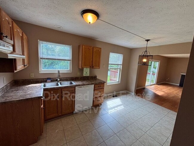 Building Photo - 1194 Poplar Hill Dr