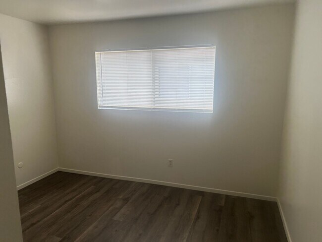 Building Photo - 112 Garnsey Ave. #A - Apartment