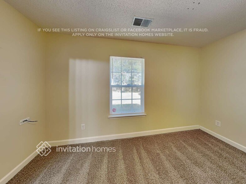 Building Photo - 2108 Genesis Dr