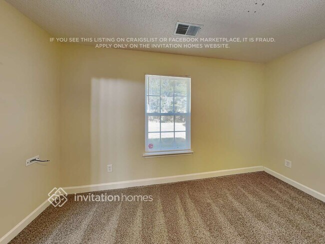 Building Photo - 2108 Genesis Dr