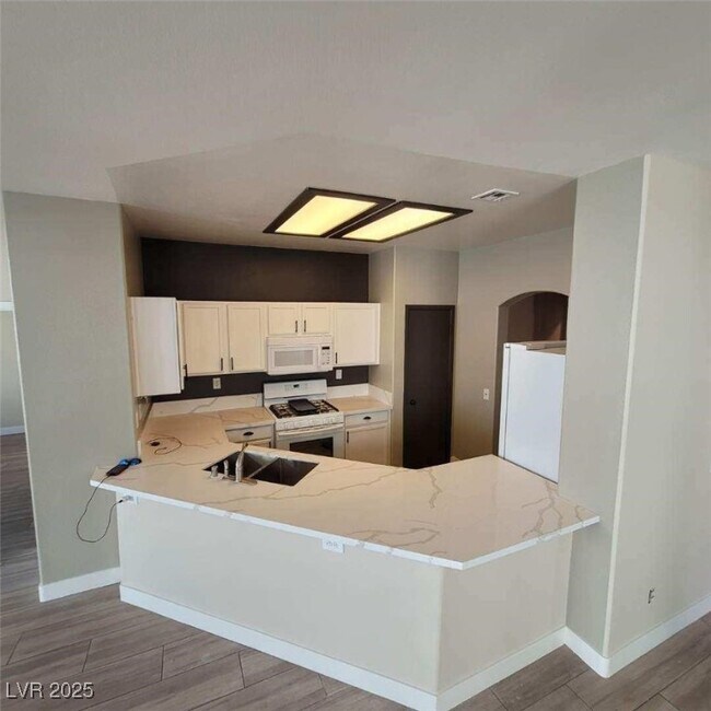 Building Photo - 7828 Sungrove Ct