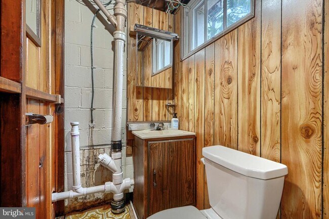 Building Photo - 112 Springside Dr