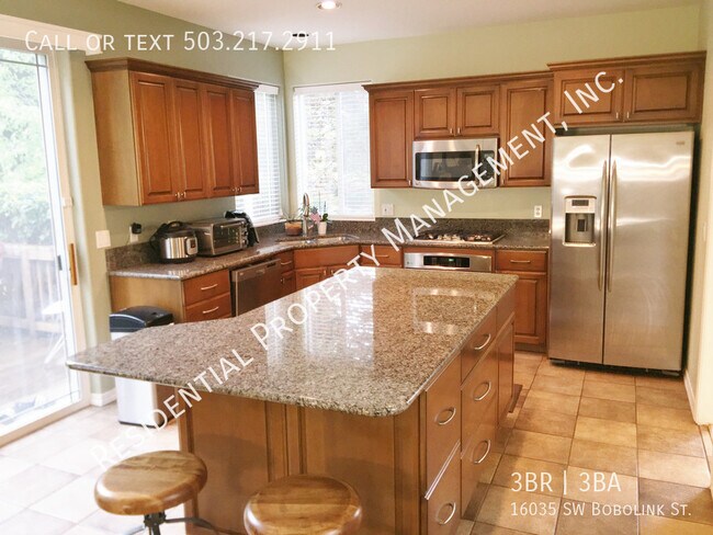 Building Photo - 16035 SW Bobolink St