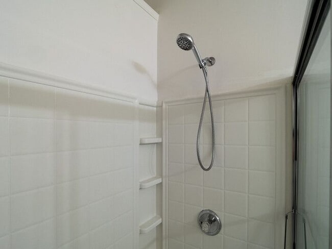 Building Photo - 1607 Cove Creek Cir