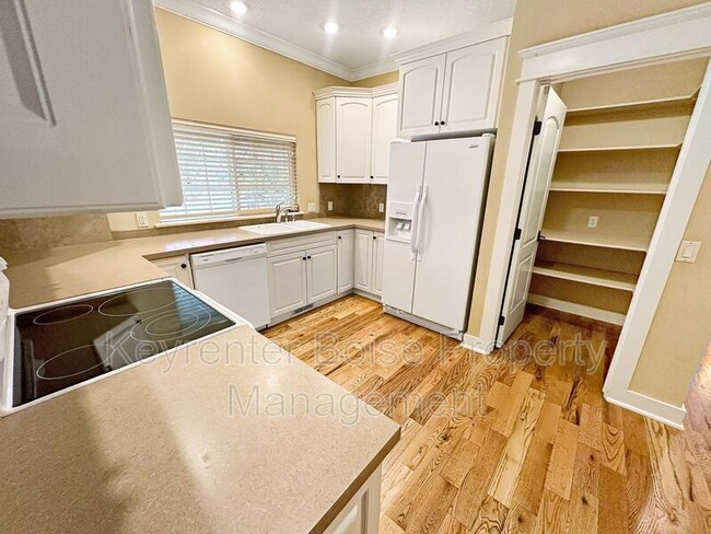 Building Photo - 2179 N Eagle Creek Ln