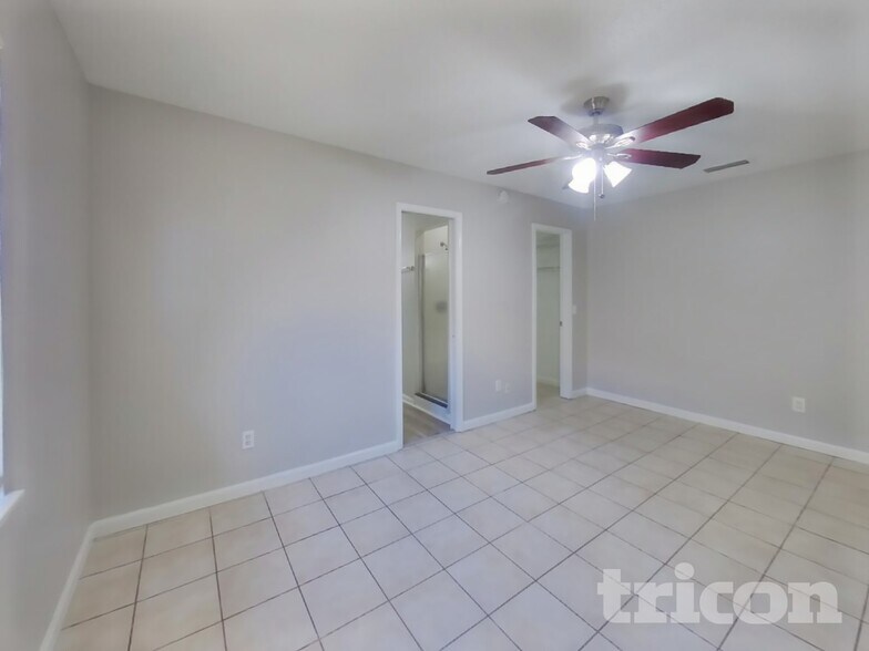Building Photo - 417 Filmore Dr