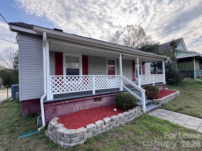 Building Photo - 65 White St SW