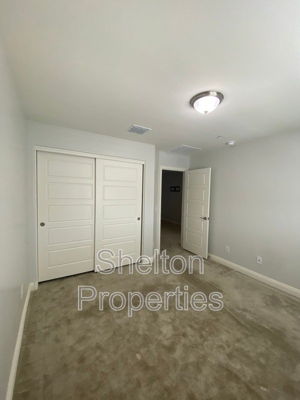 Building Photo - 1721 N Marketside Ave