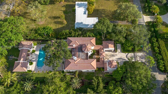 Building Photo - 9801 SW 60th Ct