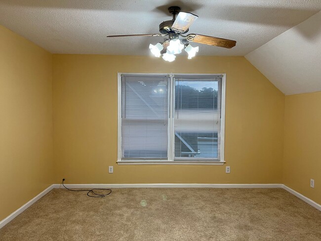 Building Photo - Lovely North Macon Home