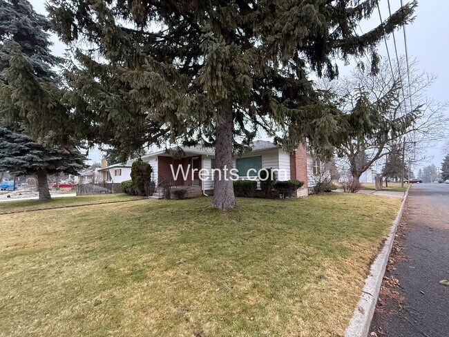 Building Photo - South Hill Charming corner lot 3 bed 2 bath in quiet neighborhood