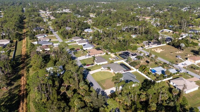 Building Photo - Move in with Zero Deposit! Turnkey Furnish...