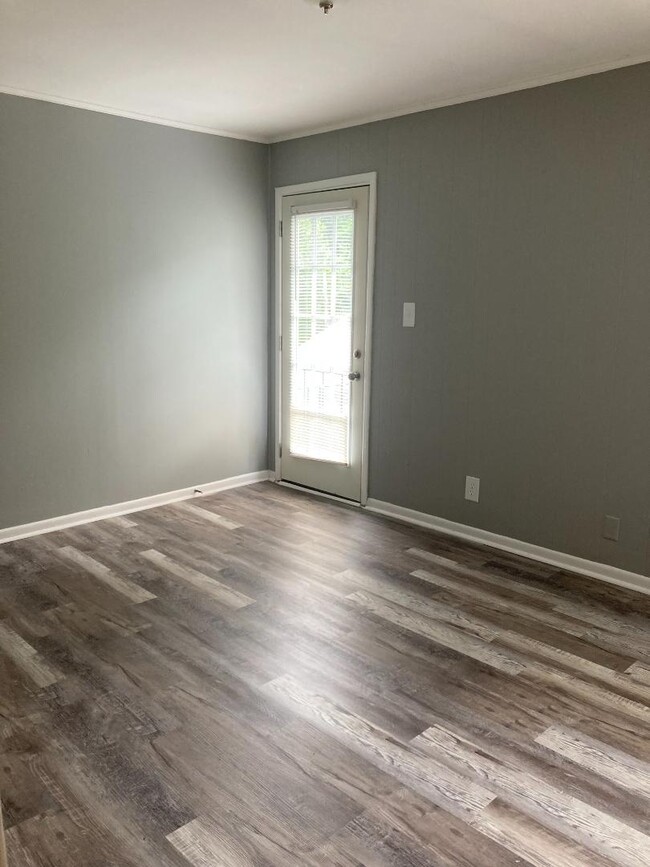 Building Photo - 130 Tucker Rd