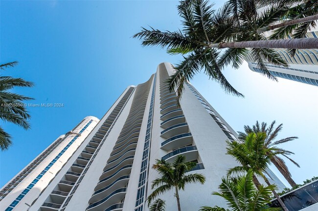 Building Photo - 15901 Collins Ave