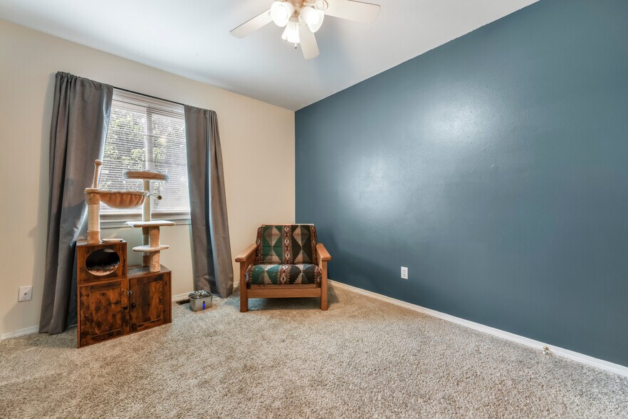 Building Photo - 1024 Bromefield Dr