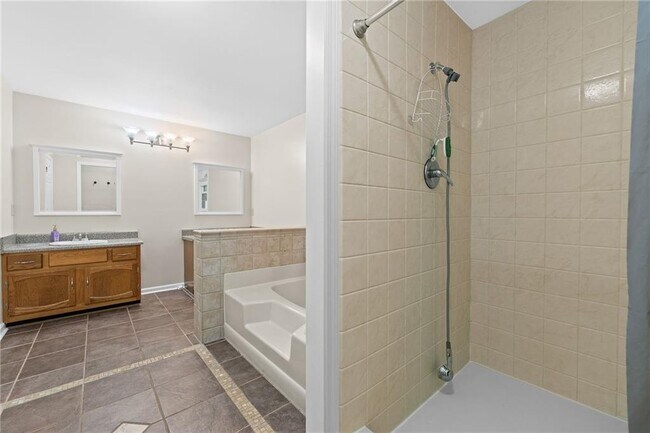 Building Photo - 4496 Windsor Oaks Dr