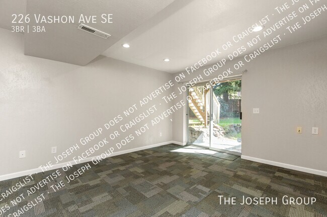 Building Photo - 226 Vashon Ave SE