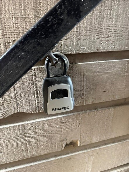 Building Photo - 9801 Walnut St