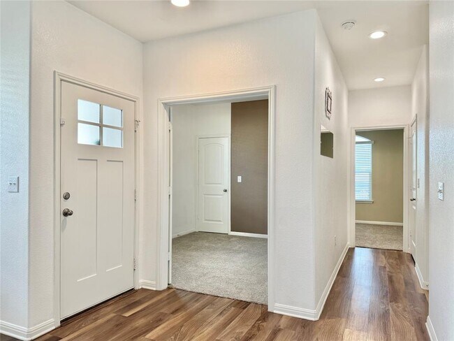 Building Photo - 1701 Logan Dr