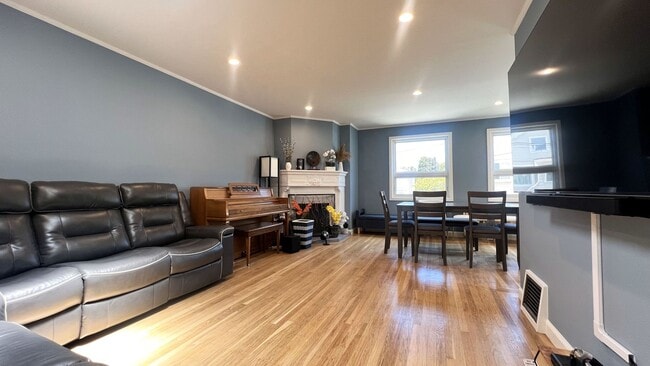 Building Photo - 29 Ramsell St