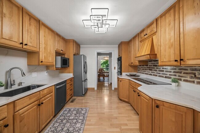 Building Photo - 5353 Green Valley Ct