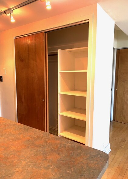 Building Photo - 1150 N Lake Shore Dr