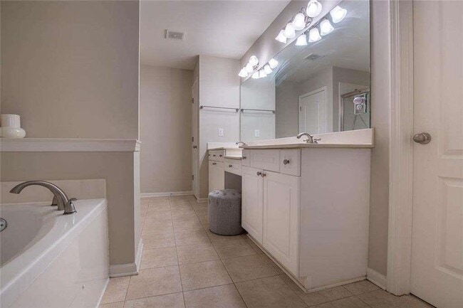 Building Photo - 2396 Meadow Falls Ln