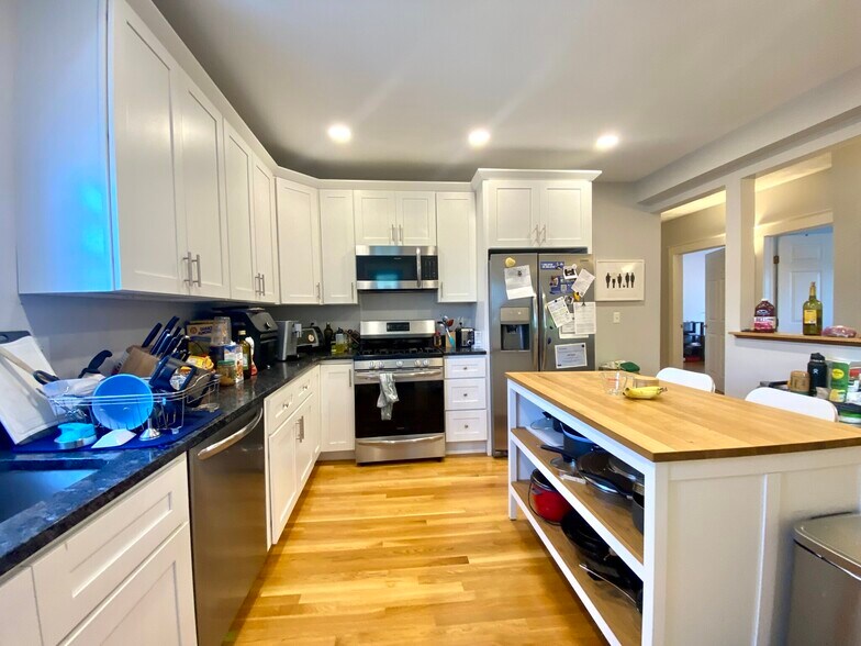 Primary Photo - 1433 Cambridge St