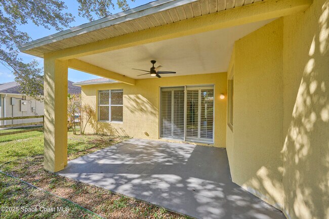 Building Photo - 9086 107th Ct