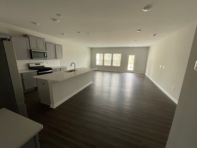 Building Photo - 3031 Ranger Dr