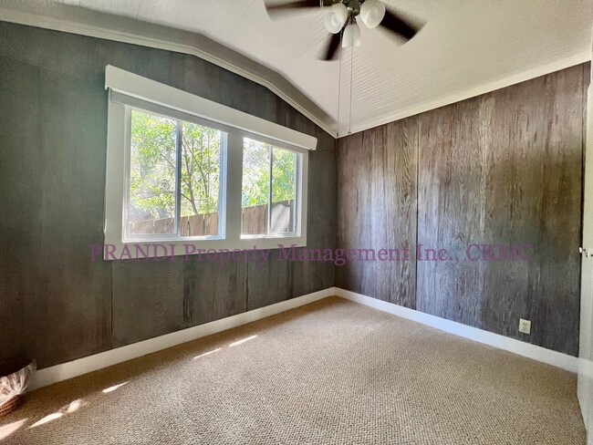 Building Photo - "Charming 2-Bedroom Retreat in San Anselmo...