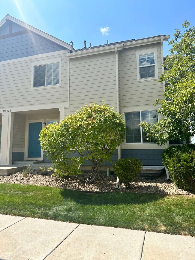 Building Photo - "Charming 2-Bed Townhouse Retreat with 2.5 Baths in Lochbuie – Spacious 1312 Sq. Ft. Living!"