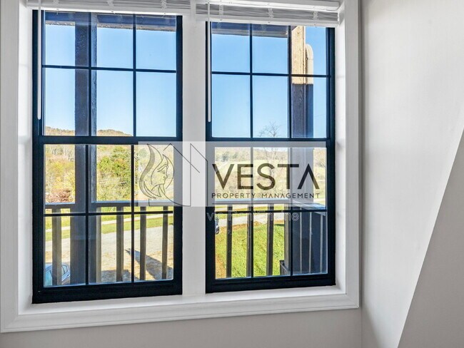 Building Photo - 588 Ray Hill Rd