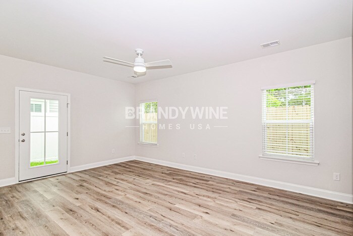 Building Photo - 1032 Wildflower Dr