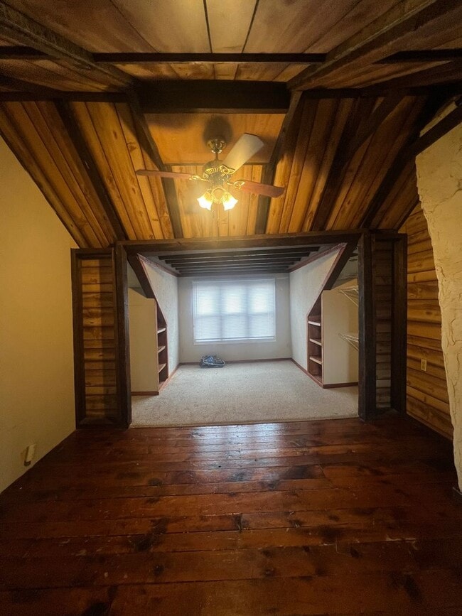 Building Photo - Spacious 3 Bedroom House Available Now!