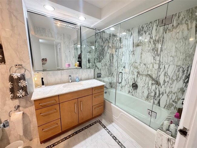 Building Photo - 4100 Galt Ocean Dr