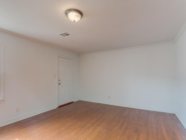 Building Photo - Home for rent in heart of OKC