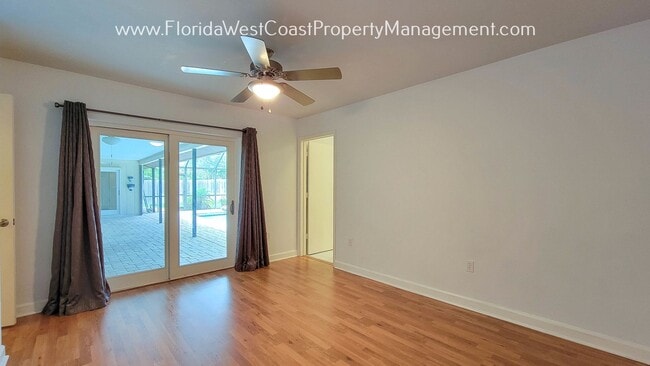 Building Photo - CLASSIC SARASOTA POOL HOME WITH UPDATES AN...