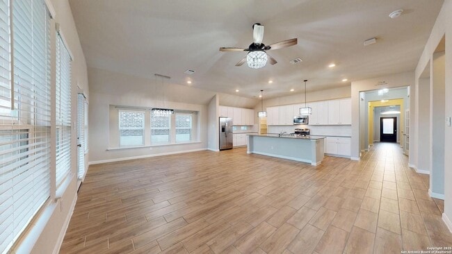 Building Photo - 5911 Akin Glen