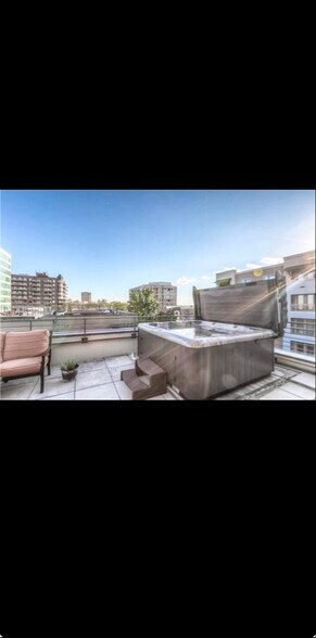 Building Photo - 4547 Washington St