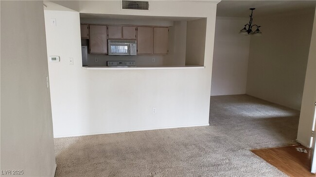 Building Photo - 8101 W Flamingo Rd