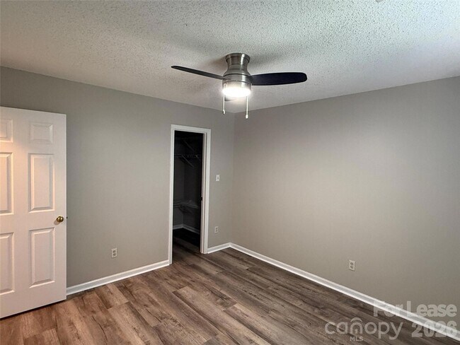 Building Photo - 4370 Fellows Ln