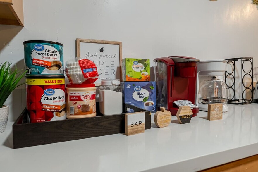 Building Photo - 4989 Randlett Dr